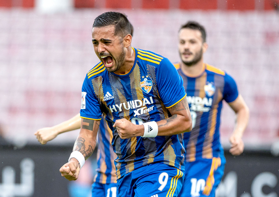 Ulsan Hyundai's Leonardo celebrates after scoring the opening goal in an AFC Champions League Group I match against Kawasaki Frontale in Johor Bahru, Malaysia on Wednesday. [XINHUA/YONHAP]