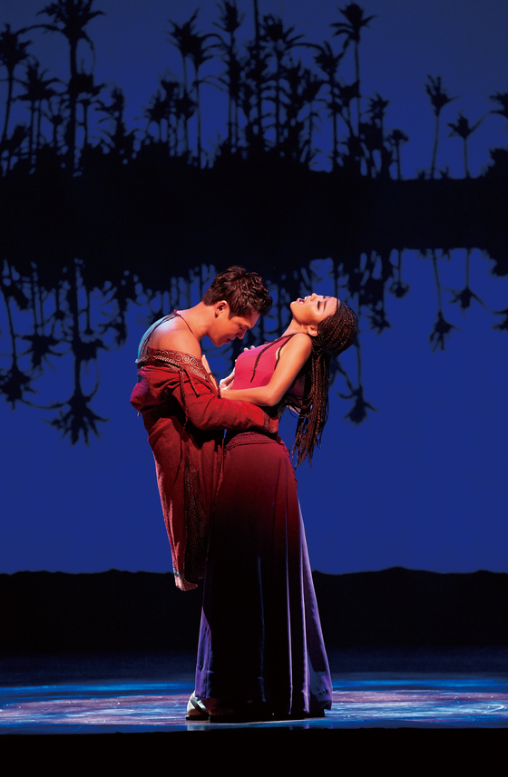 Actors Choi Jae-rim as Radames, left, and Jeon Na-young as Aida performing "Elaborate Lives" during the 2019 production of "Aida." [SEENSEE COMPANY]