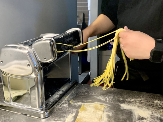 Chef-owner Im Seok-hwan makes fresh pasta at Étuvée Seoul [LEE JIAN]