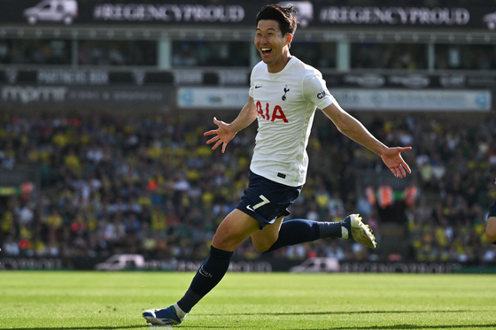 Tottenham Hotspur's Son Heung-min celebrates after scoring a goal during a match against Norwich City at Carrow Road Stadium in Norwich, England on Sunday. [AFP/YONHAP]