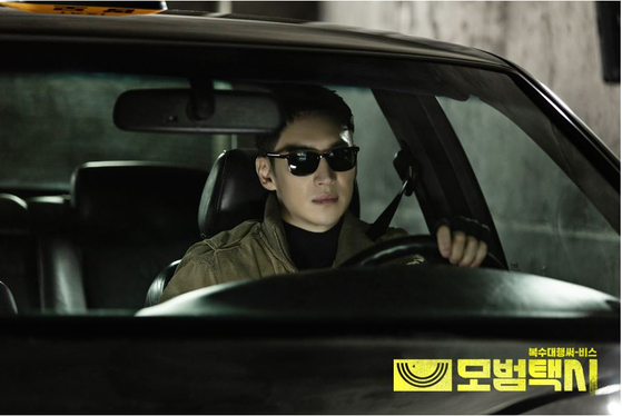  Actor Lee Jae-hoon during a scene of the SBS drama"Taxi Driver" (2021). [SBS]