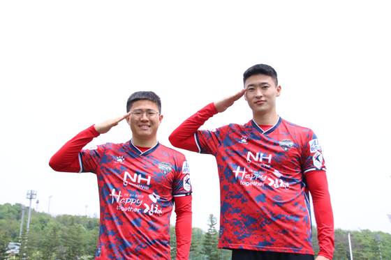 Gimcheon Sangmu's Kwon Chang-hoon, left and Cho Gue-sung [GIMCHEON SANGMU]