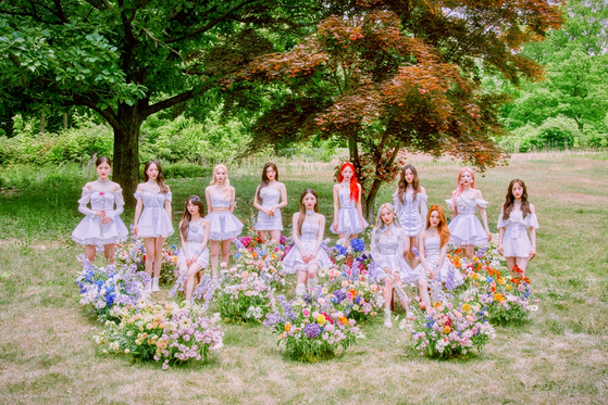 A concept image for Loona's new EP ″Flip That″ [BLOCKBERRY CREATIVE]    