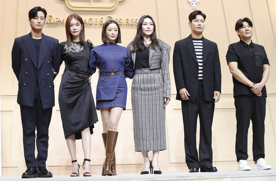 From left, actors Lee Hyun-wook, Jung Eugene, Kim Hee-seon, Cha Ji-yeon, Park Hoon and director Kim Jung-min pose during the press conference for "Remarriages & Desires" at Crest72 in Jung District, central Seoul, on Wednesday. The show is set to premiere on Netflix on Friday. [NEWS1]