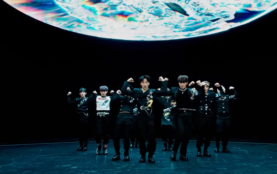 BLANK2Y performs in its music video for "Thumbs Up" (2022) [KEYSTONE ENTERTAINMENT]