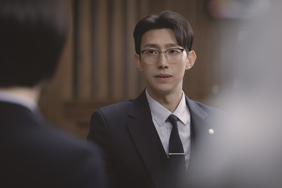 Kang Ki-young as Jeong Myeong-seok in the ongoing ENA series ″Extraordinary Attorney Woo″ [ENA]