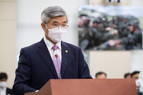 Commissioner of the Military Manpower Administration Lee Ki-sik makes opening remarks at a meeting of the National Defense Commitee at the National Assembly in Yeouido, western Seoul, Monday. [YONHAP]