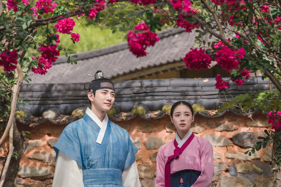 A scene from "The Red Sleeve" (2021-22) [MBC]
