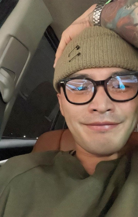 Rapper Microdot's selfie that he posted on his Instagram on Tuesday. [SCREEN CAPTURE]