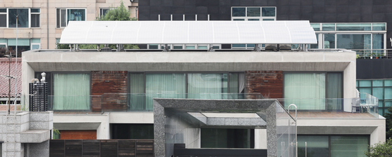 Former President Lee Myung-bak’s residence in Nonhyeon-dong, Gangnam District, southern Seoul [YONHAP]
