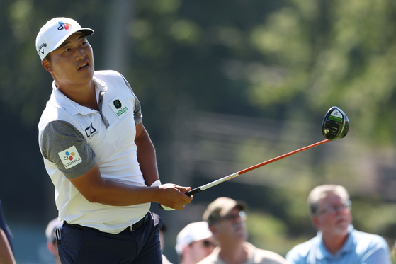 Lee Kyoung-Hoon plays his shot from the third tee during the first round of the BMW Championship at Wilmington Country Club on Aug. 18 in Wilmington, Delaware.  [AFP/YONHAP]