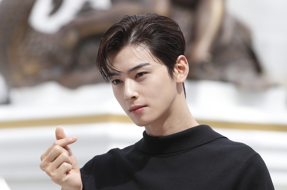 Singer and actor Cha Eun-woo of boy band Astro is currently being considered as the lead role of "K-pop: Lost in America." [NEWS1]