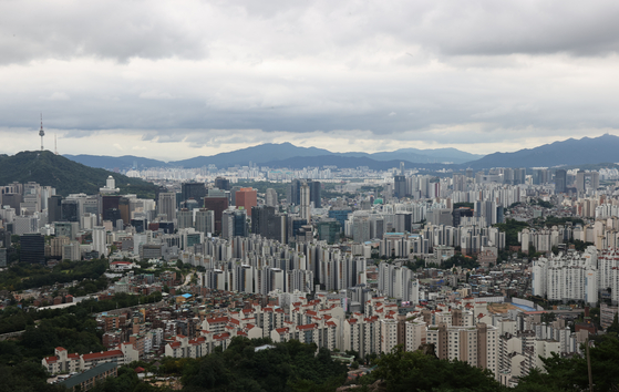 View of apartments in Seoul. [YONHAP]
