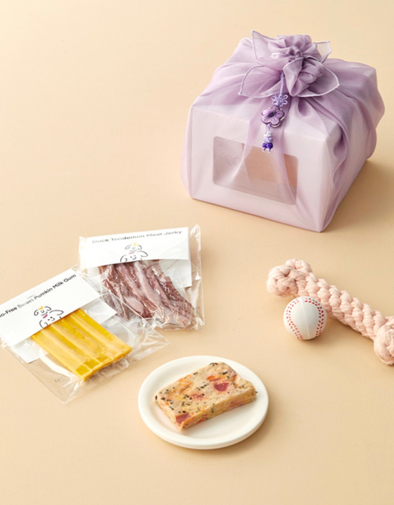 Traditional sweets for dogs sold by Market Kurly. [MARKET KURLY]