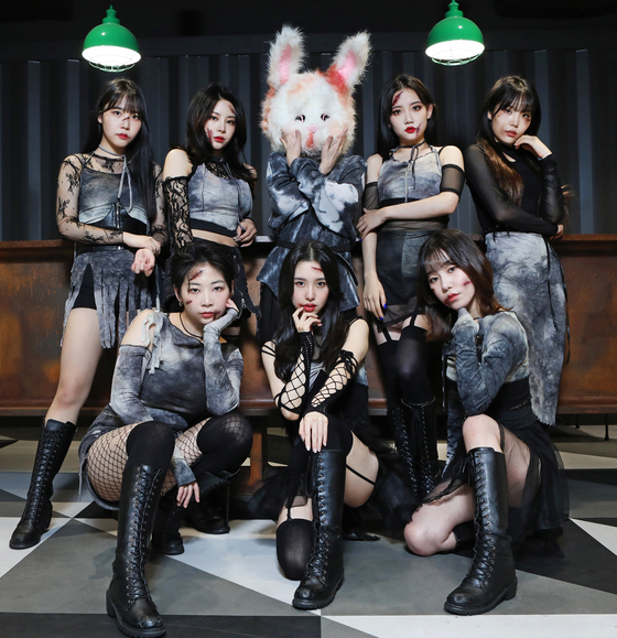 PinkFantasy poses at the JoongAng Ilbo building. [PARK SANG-MOON]