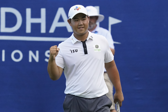 Kim Joo-hyung reacts after winning the Wyndham Championship in Greensboro, North Carolina on Aug. 7. [AP/YONHAP]