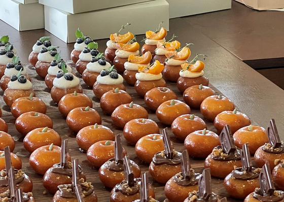 Kaesong juak with different toppings from Yeon Li Hui Jae, a cafe in Paju, Gyeonggi [YEON LI HUI JAE]