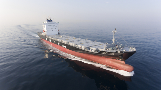 A container ship built by Hyundai Mipo Dockyard, a subsidiary of Korea Shipbuilding & Offshore Engineering. [KOREA SHIPBUILDING & OFFSHORE ENGINEERING]