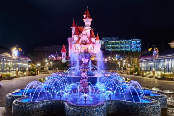 Lotte World Adventure Busan will kick off a special event ″Purple Lights Up″ on Oct. 14 ahead of the upcoming Busan concert by BTS next month. [YONHAP]