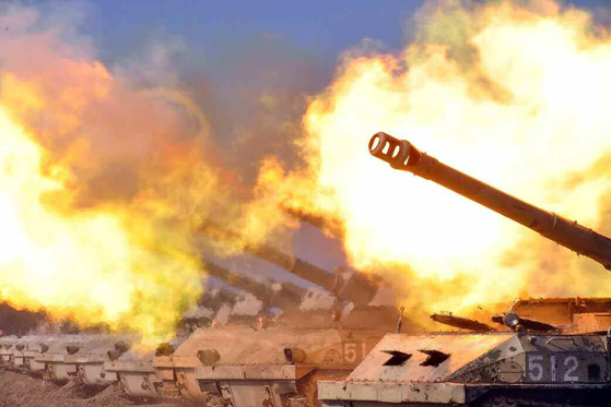 North Korean military conducts an artillery drill on Nov. 7, 2021. [YONHAP]
