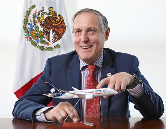 Ambassador of Mexico to Korea Bruno Figueroa speaks to the Korea JoongAng Daily at the Mexican Embassy in Seoul on March 10. [PARK SANG-MOON]
