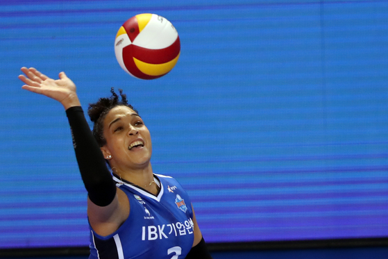 Daly Santana of Puerto Rico plays the ball during a 2021-22 V League match between the Hwaseong Industrial Bank of Korea Altos and GS Caltex Kixx at Hwaseong Indoor Arena in Hwaseong, Gyeonggi. [NEWS1]