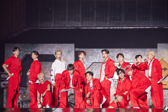 Boy band Seventeen [PLEDIS ENTERTAINMENT]