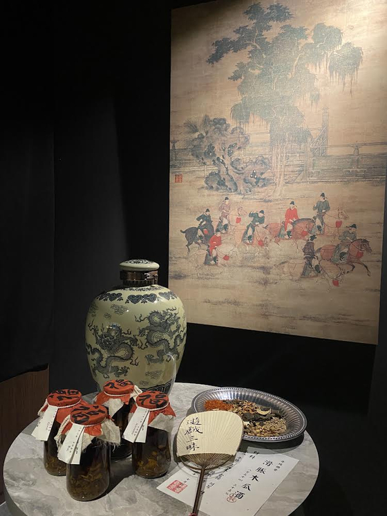 Art and antiques at Wui Tea House and Restaurant [WUI TEA HOUSE AND RESTAURANT]