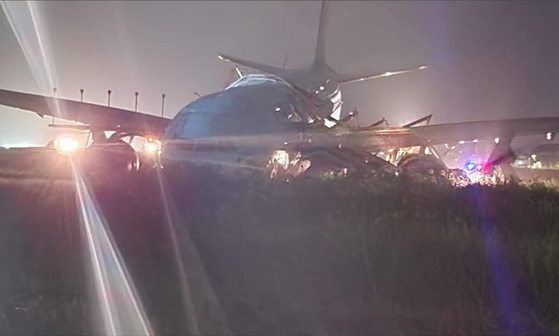 The captured Twitter image shows Korean Air's KE631 flight, which overran the Mactan-Cebu International Airport runway in the Philippines on Oct. 23. [YONHAP]