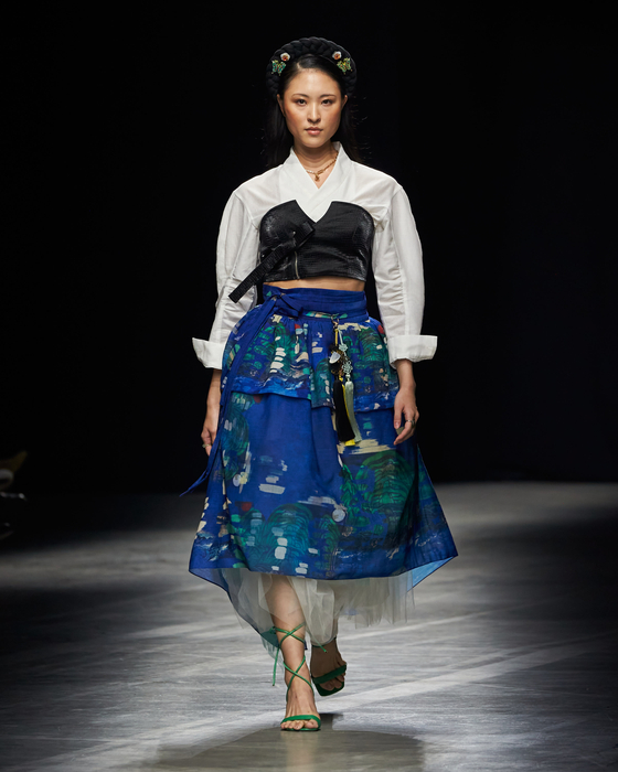 Leesle's Spring/Summer (S/S) 2023 collection from Milan Fashion Week [LEESLE]