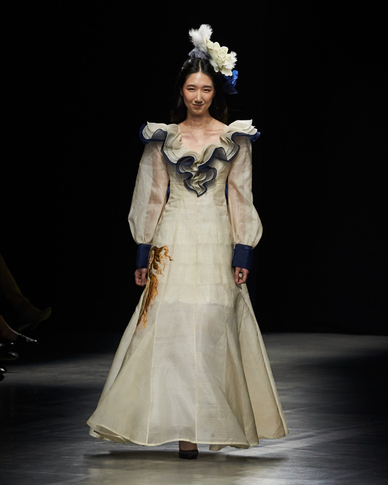 BlueTamburin's Spring/Summer (S/S) 2023 collection from Milan Fashion Week [BLUETAMBURIN]