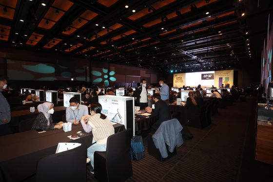 Buyers in the tourism industry from 17 different countries hold meetings with Korea's tourism businesses during the Korea Travel Fair 2022 at the Silla Hotel in central Seoul on Oct. 12. [KOREA TOURISM ORGANIZATION] 