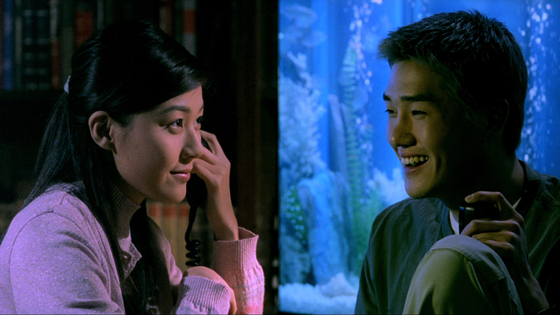 "Ditto" (2000) revolves around college sophomore So-eun in the year 1979, who comes across an old ham radio that connects her to a college junior named Ji-in living in 2000. [HANMAEK MOVIES]