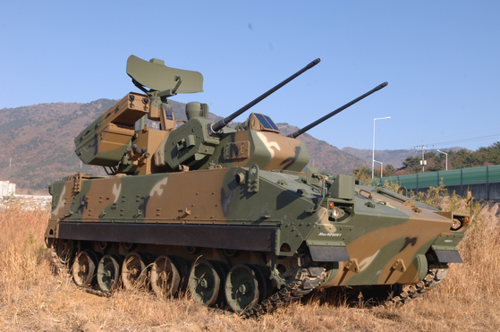 Hanwha Defense's K30 Biho twin 30 mm self-propelled anti-aircraft weapon system, mounted on an armored vehicle. [HANWHA DEFENSE]