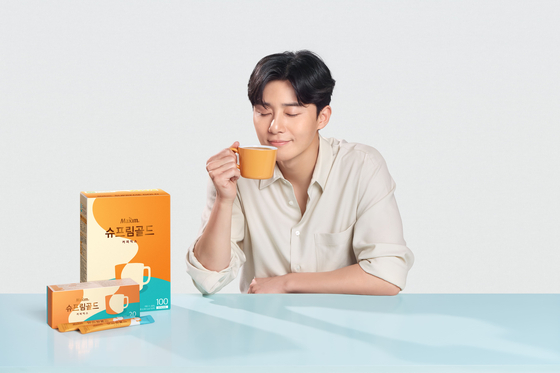 Maxim Supreme Gold coffee mix offer rich flavors and a creamy texture. [DONG SUH FOODS CORPORATION]