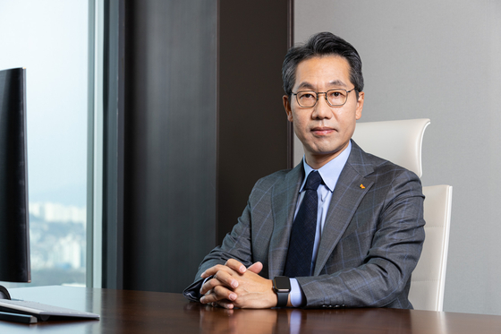                       Lee Dong-hoon