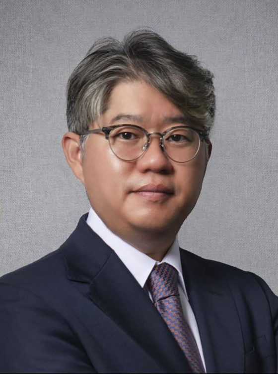               Yoon Poong-young