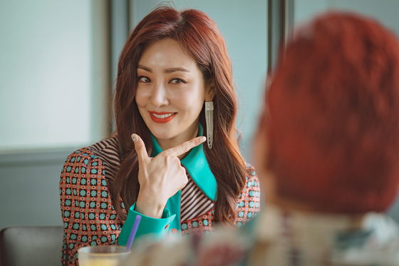 Oh Na-ra during a scene from the new comedy film "Men of Plastic" [SHOW BOX]
