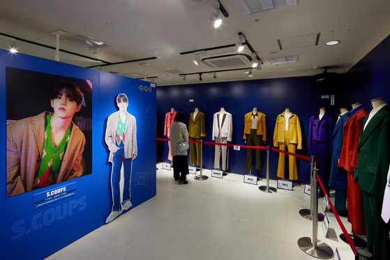 The inside of the Seventeen-themed photo exhibition in Nagoya, Japan [HYBE]
