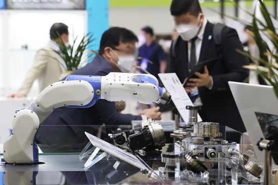 Semiconductor exbition in Seoul in October 2022. [YONHAP]