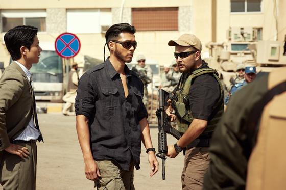 Actor Hyun Bin, center, as Park Dae-sik in "The Point Men" [PLUS M ENTERTAINMENT]