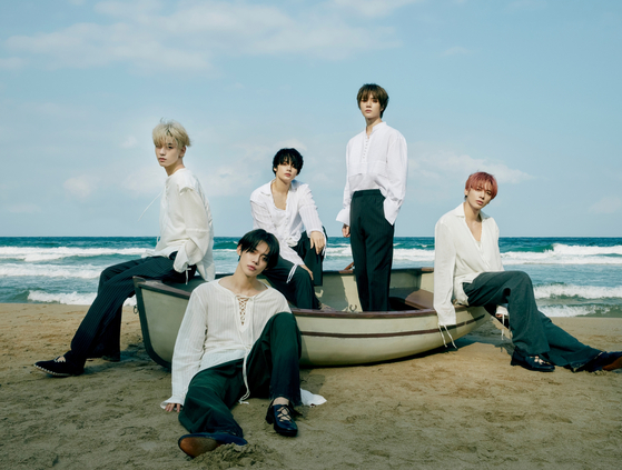 Boy band Tomorrow X Together [BIGHIT MUSIC]