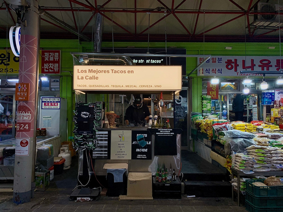 Taco stand/eatery La Calle inside Seoul Jungang Market in Jung District, central Seoul [LEE JIAN]