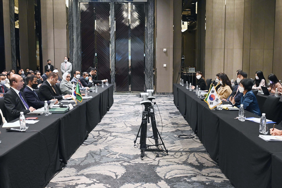The sixth free trade agreement negotiations between Korea and the Gulf Cooperation Council (GCC) take place at hotel in Seoul on Oct. 24, 2022. [MINISTRY OF TRADE, INDUSTRY AND ENERGY]