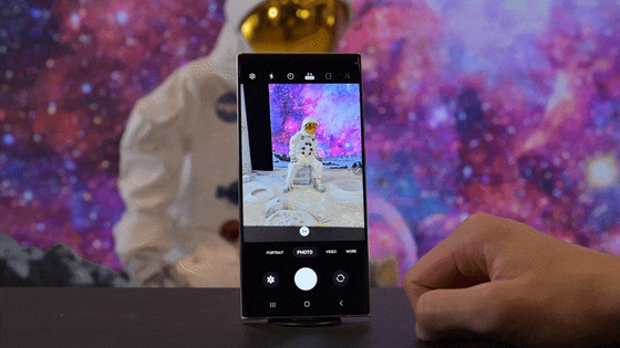 The Galaxy S23 Ultra is used to photograph a high-resolution image of an astronaut. [SAMSUNG ELECTRONICS]