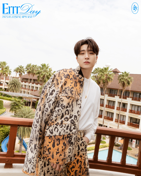 Photo teaser for Youngjae's upcoming single, ″Errr Day″ [SUBLIME]