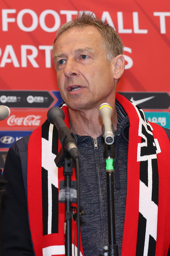 Korean national football team manager Jurgen Klinsmann speaks to reporters following his arrival at Incheon International Airport in Incheon on Wednesday. [YONHAP] 