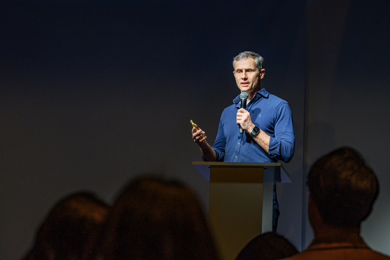 Duncan Olby, who oversees Apple Pay internationally, speaks at a press conference held at Hyundai Card Understage in cetnral Seoul on Tuesday. [APPLE]