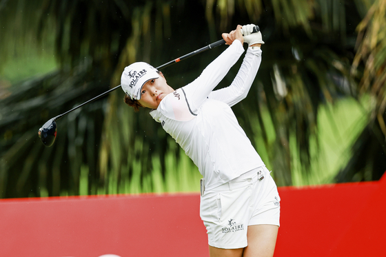 Ko Jin-young plays a shot at the HSBC Women's World Championship at the Sentosa Golf Club in Singapore on March 5. [AP/YONHAP]