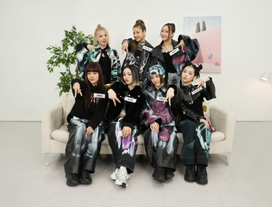 XG sat down for an interview with the Korea JoongAng Daily to discuss their dreams of international stardom and answer questions from its fandom Alphaz. [LEE JI-MIN]  